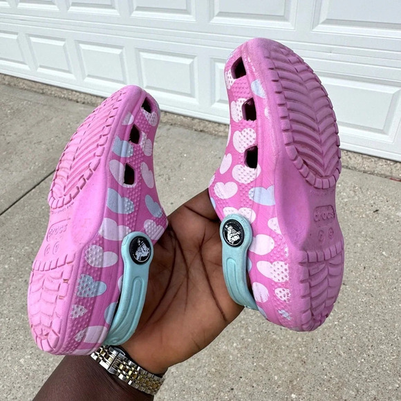 Crocs Toddler Girls Classic Easy Icon Heart Clogs from Finish Line - Picture 8 of 8